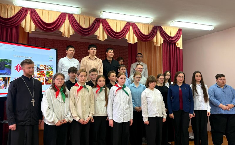 Быть достойным гражданином  значит быть активным Проект ШАГ развернулся в Елковской средней школе